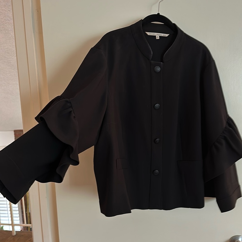 Rachel Roy 2X black short jacket. Ruffle sleeves, notch collar 4-buttons